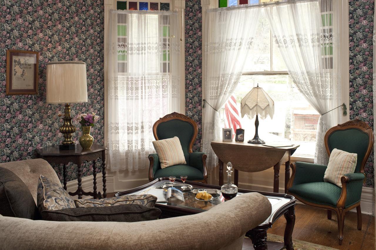 Cliff Cottage Inn, Downtown Bed & Breakfast Юрика Спрингс Экстерьер фото